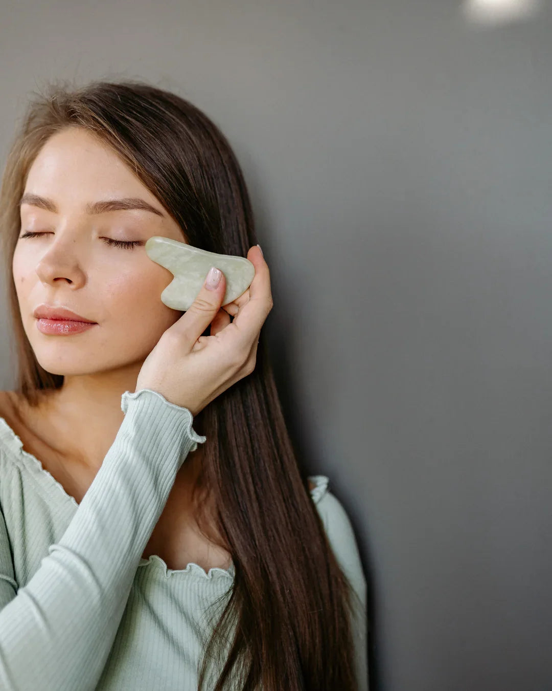 Facial Roller and Massager - NUA BELLA